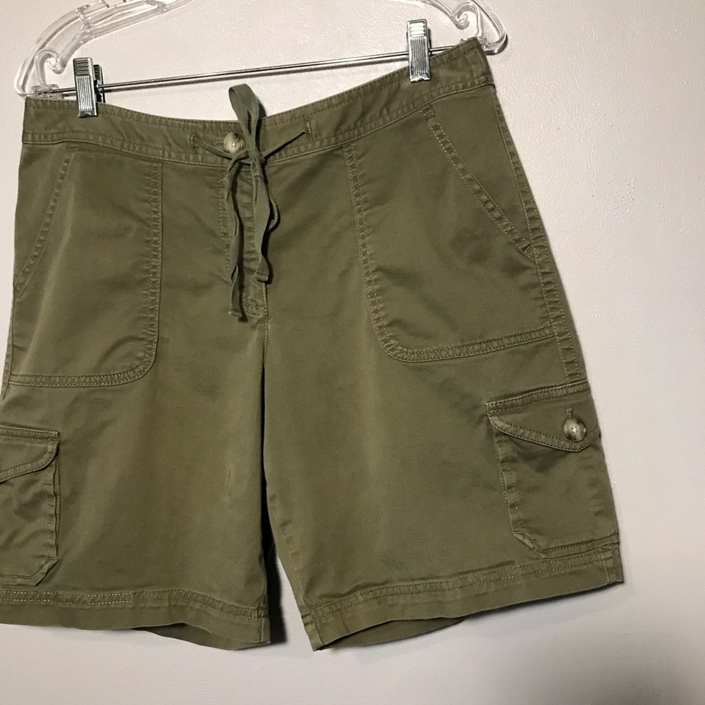 L. L. Bean Women's Shorts Size 10 Green Cargo Pockets Drawstring Cotton Spandex - Picture 9 of 9